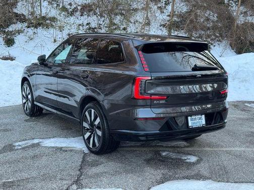 2025 Volvo EX90 Twin Motor Plus