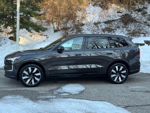 2025 Volvo EX90 Twin Motor Plus