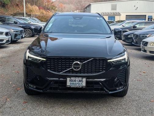2023 Volvo XC60 B5 Ultimate Dark Theme