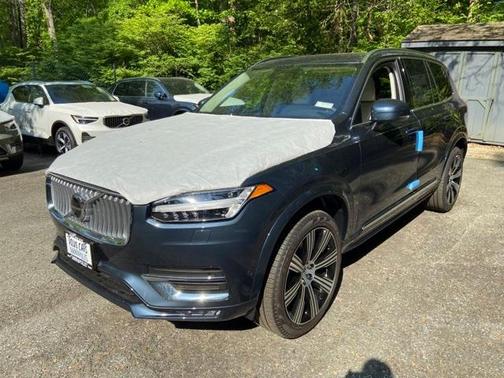 2025 Volvo XC90 B6 Plus 7-Seater