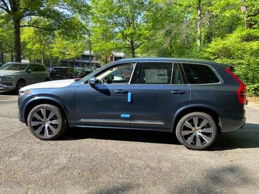 2025 Volvo XC90 B6 Plus 7-Seater
