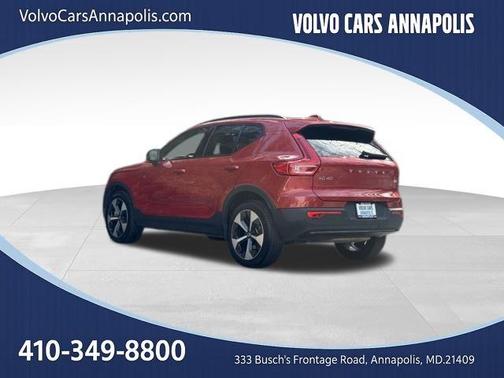 2025 Volvo XC40 B5 Plus Dark Theme
