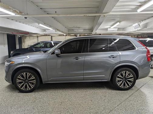 2020 Volvo XC90 T6 Momentum 7 Passenger