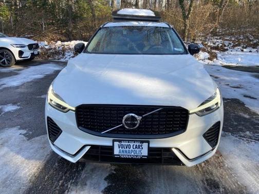 2025 Volvo XC60 Plug-In Hybrid T8 Plus