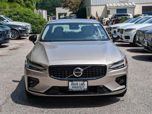 2024 Volvo S60 B5 Plus Dark Theme