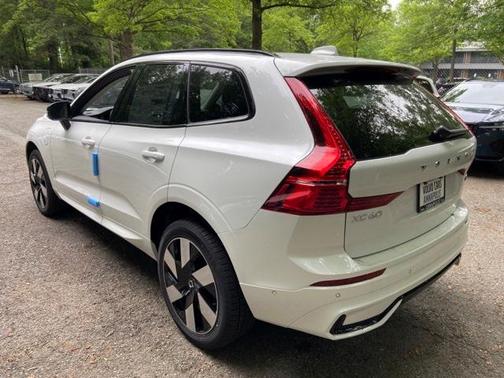 2025 Volvo XC60 Plug-In Hybrid T8 Plus