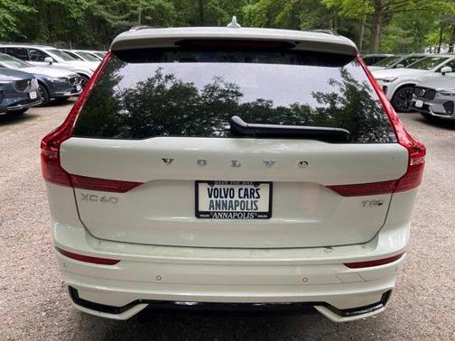 2025 Volvo XC60 Plug-In Hybrid T8 Plus