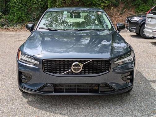 2024 Volvo S60 B5 Plus Dark Theme