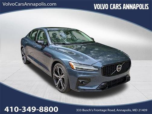 2024 Volvo S60 B5 Plus Dark Theme