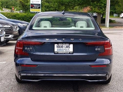 2024 Volvo S60 B5 Plus Dark Theme
