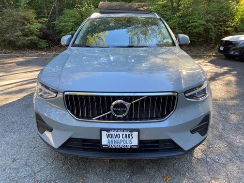2025 Volvo XC40 B5 Core Bright Theme