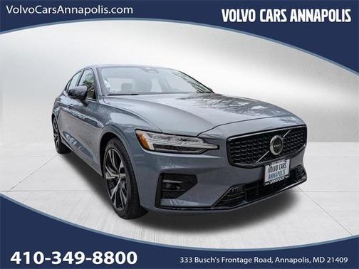 2023 Volvo S60 B5 Plus Dark Theme