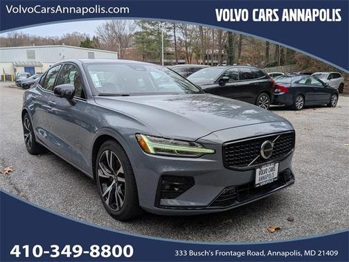 2023 Volvo S60 B5 Plus Dark Theme