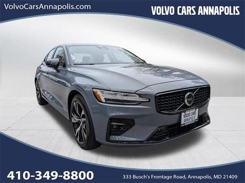 2023 Volvo S60 B5 Plus Dark Theme
