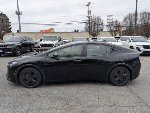 2025 Toyota Prius LE