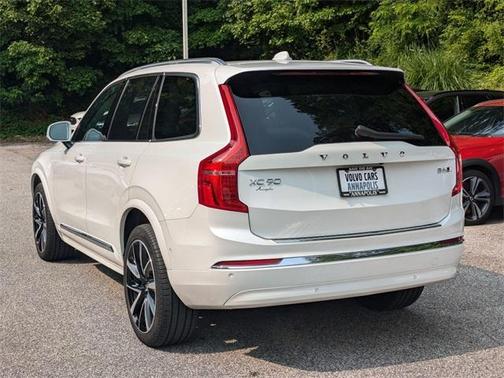 2024 Volvo XC90 B6 Ultimate Bright Theme 6-Seater