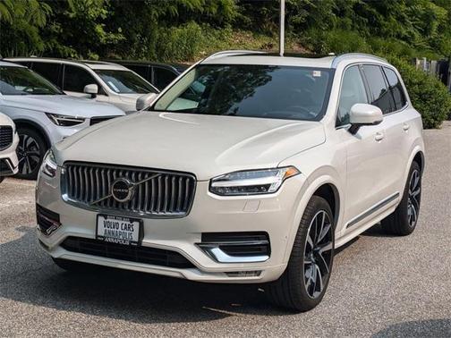 2024 Volvo XC90 B6 Ultimate Bright Theme 6-Seater
