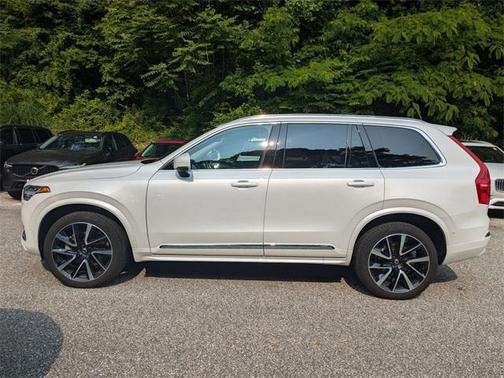 2024 Volvo XC90 B6 Ultimate Bright Theme 6-Seater