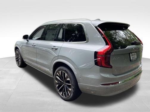 2026 Volvo XC90 B6 Plus 7-Seater