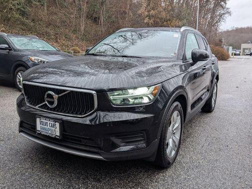 2020 Volvo XC40 T4 Momentum