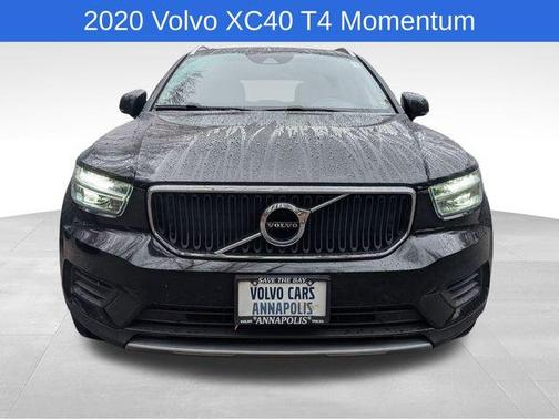 2020 Volvo XC40 T4 Momentum