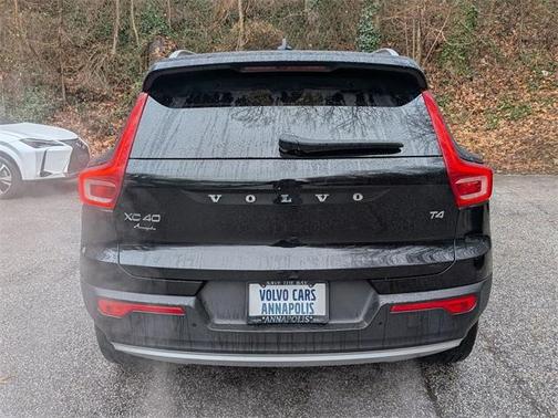 2020 Volvo XC40 T4 Momentum