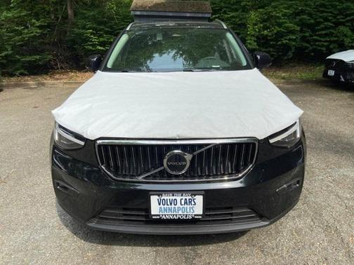 2025 Volvo XC40 B5 Plus Bright Theme