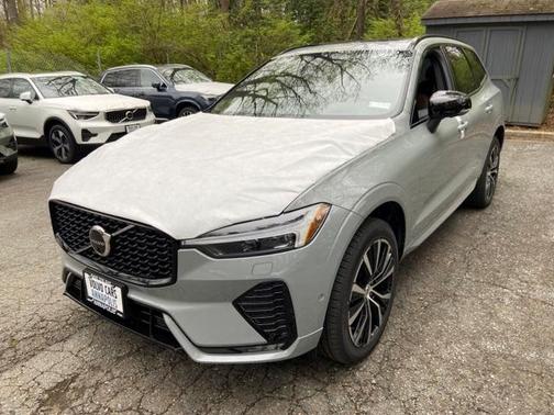 2025 Volvo XC60 B5 Ultra