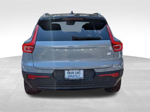 2024 Volvo XC40 Recharge Pure Electric Twin Plus