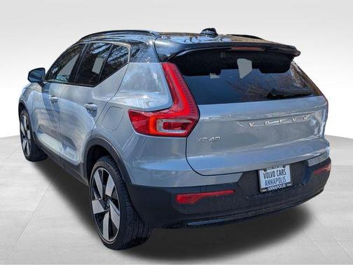 2024 Volvo XC40 Recharge Pure Electric Twin Plus