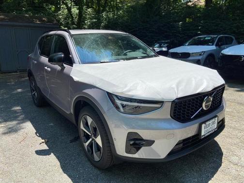 2026 Volvo XC40