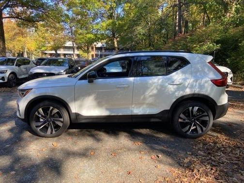 2026 Volvo XC40 B5 Ultra