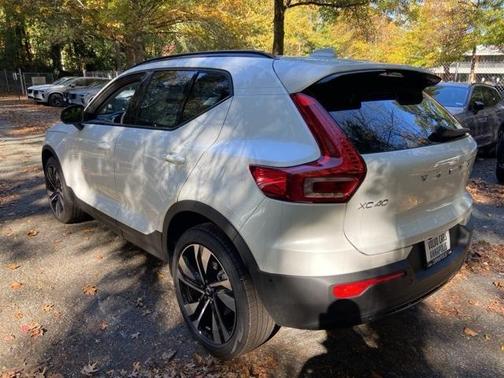 2026 Volvo XC40 B5 Ultra
