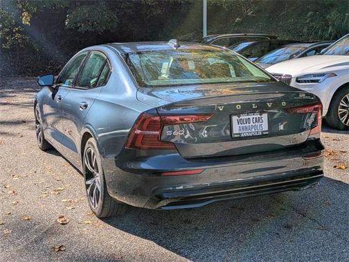 2025 Volvo S60 B5 Plus