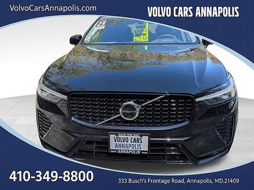 Onyx Black 2023 Volvo XC60 Plus