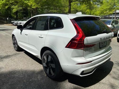 2025 Volvo XC60 Plug-In Hybrid T8 Ultra