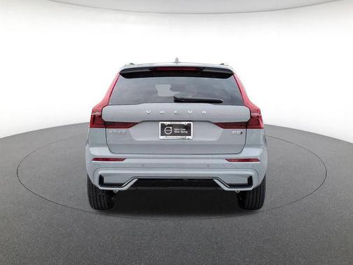 2026 Volvo XC60 B5 Core