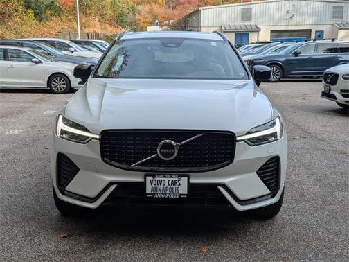 2023 Volvo XC60 B5 Plus Dark Theme