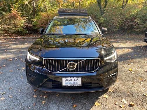 2025 Volvo XC40 B5 Plus Bright Theme