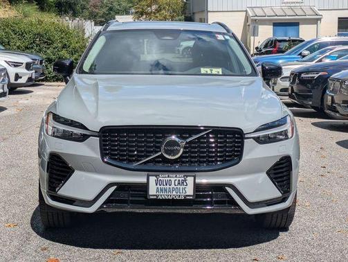 2025 Volvo XC60 Plug-In Hybrid T8 Plus