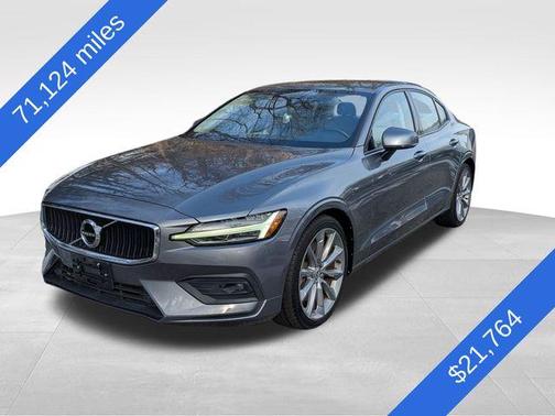 2021 Volvo S60 T6 Momentum