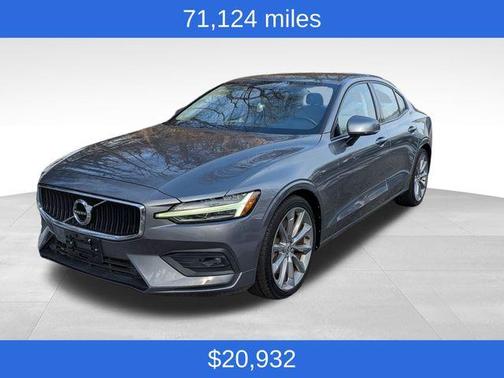 2021 Volvo S60 T6 Momentum