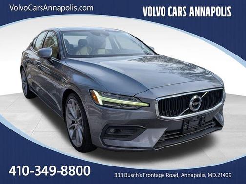 2021 Volvo S60 T6 Momentum