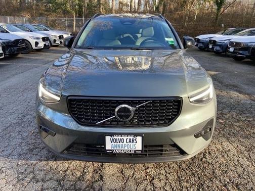 2026 Volvo XC40 B5 Plus