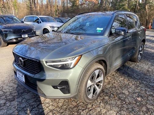 2026 Volvo XC40 B5 Plus