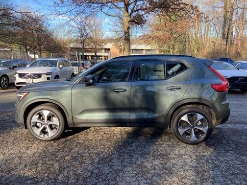 2026 Volvo XC40 B5 Plus