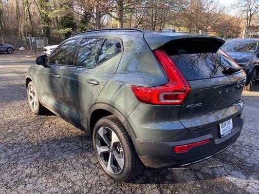 2026 Volvo XC40 B5 Plus
