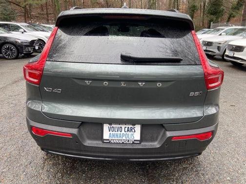 2026 Volvo XC40 B5 Core