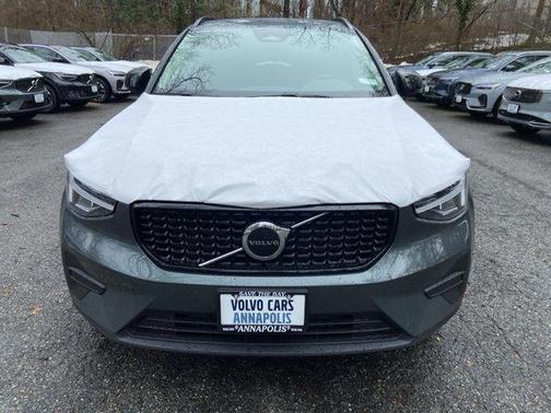 2026 Volvo XC40 B5 Core