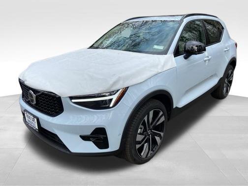 2026 Volvo XC40 B5 Ultra